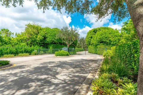 Снять в аренду таунхаус в Хоб-Саунд, Флорида 3 спальни, 195.09м2, № 2034444 - фото 2