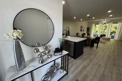 Купить таунхаус в Дорал, Флорида 3 спальни, 168.06м2, № 1993506 - фото 2