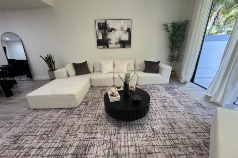 Купить таунхаус в Дорал, Флорида 3 спальни, 168.06м2, № 1993506 - фото 18