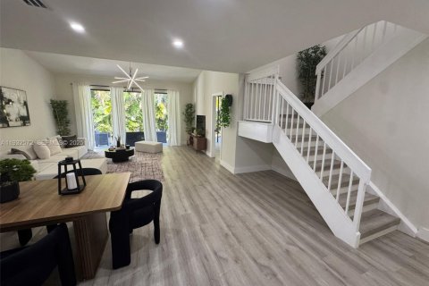 Купить таунхаус в Дорал, Флорида 3 спальни, 168.06м2, № 1993506 - фото 12