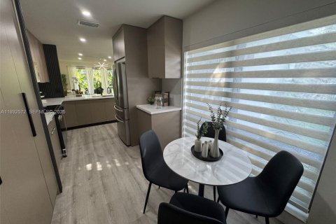 Купить таунхаус в Дорал, Флорида 3 спальни, 168.06м2, № 1993506 - фото 10