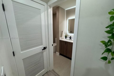 Купить таунхаус в Дорал, Флорида 3 спальни, 168.06м2, № 1993506 - фото 26