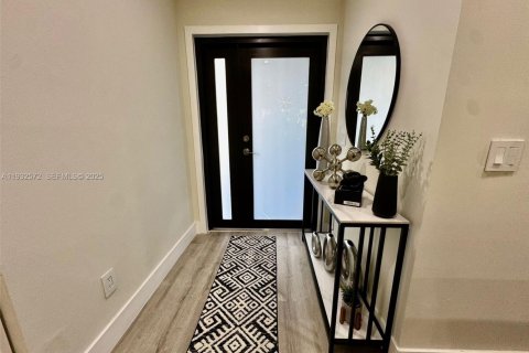 Купить таунхаус в Дорал, Флорида 3 спальни, 168.06м2, № 1993506 - фото 25