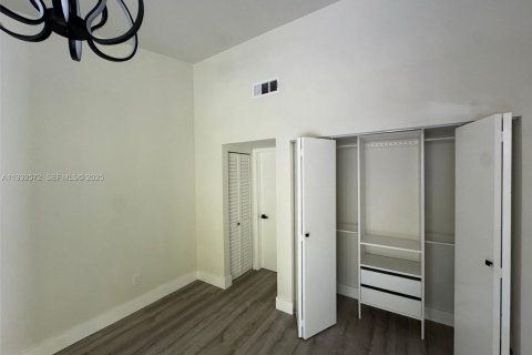 Купить таунхаус в Дорал, Флорида 3 спальни, 168.06м2, № 1993506 - фото 30