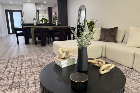 Купить таунхаус в Дорал, Флорида 3 спальни, 168.06м2, № 1993506 - фото 22