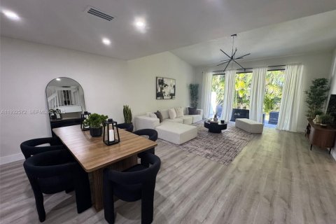 Купить таунхаус в Дорал, Флорида 3 спальни, 168.06м2, № 1993506 - фото 15