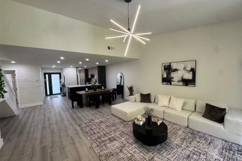 Купить таунхаус в Дорал, Флорида 3 спальни, 168.06м2, № 1993506 - фото 17