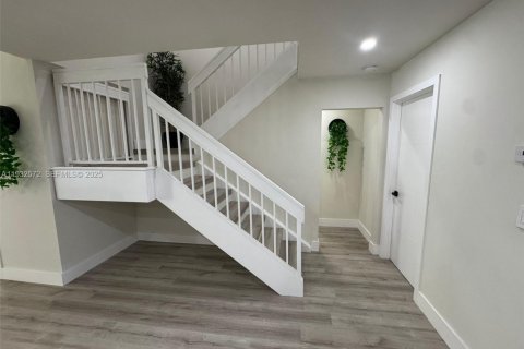 Купить таунхаус в Дорал, Флорида 3 спальни, 168.06м2, № 1993506 - фото 24