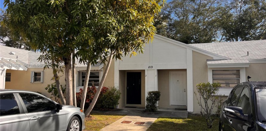 Дом в Майами, Флорида 2 спальни, 85.1м2 № 1982902