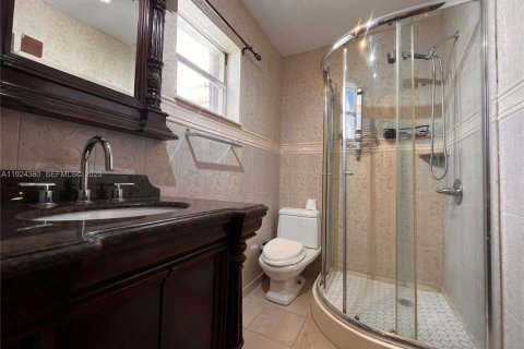 Снять в аренду виллу или дом в Майами, Флорида 2 спальни, 85.1м2, № 1982902 - фото 28