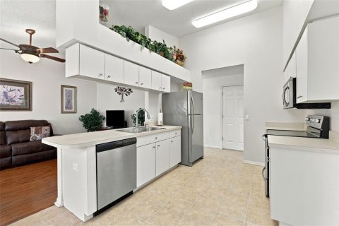 Villa ou maison à vendre à New Port Richey, Floride: 2 chambres, 146.88 m2 № 2425672 - photo 9