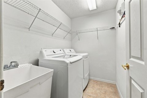 Villa ou maison à vendre à New Port Richey, Floride: 2 chambres, 146.88 m2 № 2425672 - photo 24