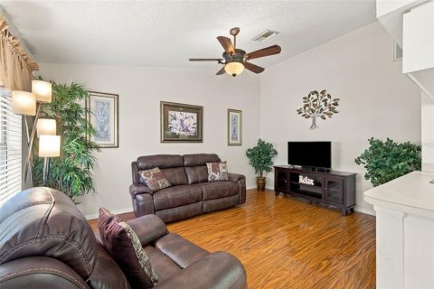 Villa ou maison à vendre à New Port Richey, Floride: 2 chambres, 146.88 m2 № 2425672 - photo 13