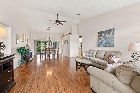 Villa ou maison à vendre à New Port Richey, Floride: 2 chambres, 146.88 m2 № 2425672 - photo 3