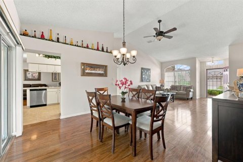 Villa ou maison à vendre à New Port Richey, Floride: 2 chambres, 146.88 m2 № 2425672 - photo 8