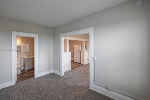Commercial property in Lake Worth, Florida № 1883863 - photo 18