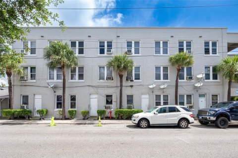 Commercial property in Lake Worth, Florida № 1883863 - photo 4