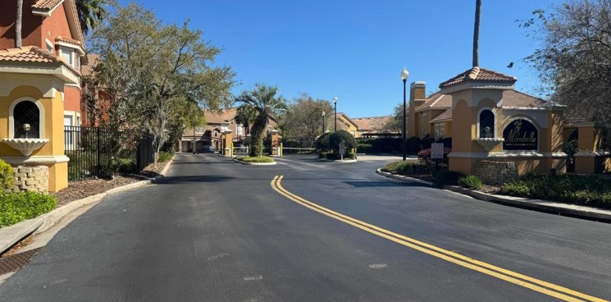 Condo in Orlando, Florida, 3 bedrooms № 1740557