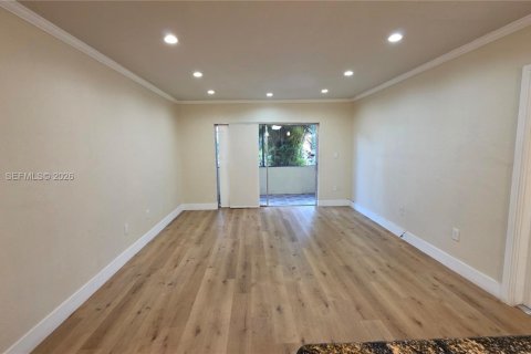 Condominio en venta en Miami, Florida, 1 dormitorio, 70.61 m2 № 2030113 - foto 3