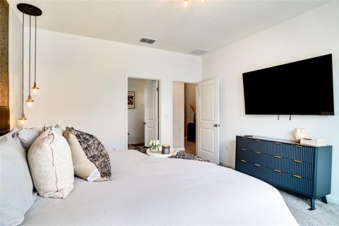 Villa ou maison à vendre à Kissimmee, Floride: 10 chambres, 405.33 m2 № 2125549 - photo 4