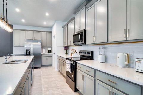Villa ou maison à vendre à Kissimmee, Floride: 10 chambres, 405.33 m2 № 2125549 - photo 12
