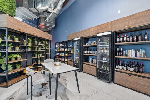 Купить коммерческую недвижимость в Майами, Флорида № 2020089 - фото 9