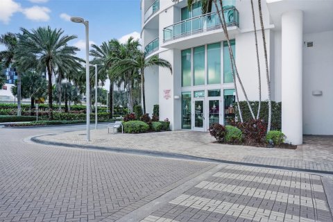 Купить коммерческую недвижимость в Майами, Флорида № 2020089 - фото 27