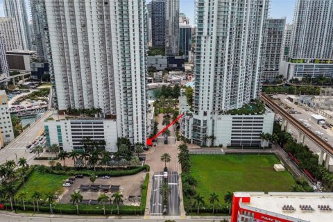 Купить коммерческую недвижимость в Майами, Флорида № 2020089 - фото 24