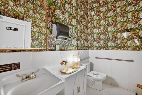 Купить коммерческую недвижимость в Майами, Флорида № 2020089 - фото 19