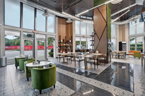 Купить коммерческую недвижимость в Майами, Флорида № 2020089 - фото 2