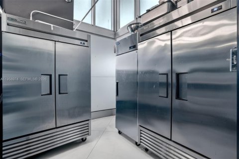 Купить коммерческую недвижимость в Майами, Флорида № 2020089 - фото 18