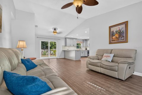 Villa ou maison à vendre à Saint Petersburg, Floride: 3 chambres, 115.2 m2 № 2419974 - photo 6