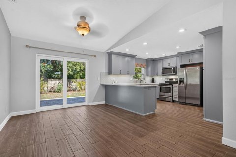 Villa ou maison à vendre à Saint Petersburg, Floride: 3 chambres, 115.2 m2 № 2419974 - photo 5