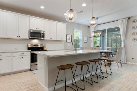 House in Sarasota, Florida 4 bedrooms, 203.64 sq.m. № 2329716 - photo 18