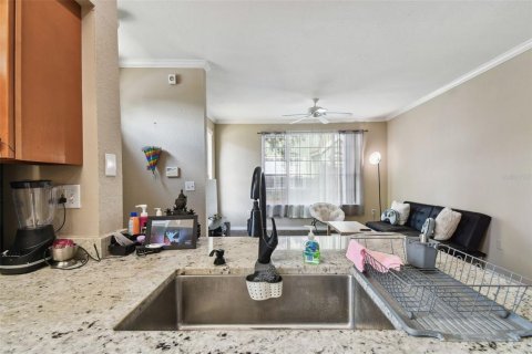 Condo in Tampa, Florida, 2 bedrooms  № 1613313 - photo 13