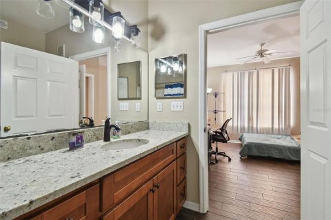 Condo in Tampa, Florida, 2 bedrooms  № 1613313 - photo 22