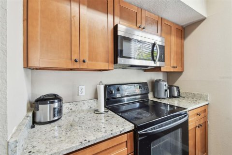 Condo in Tampa, Florida, 2 bedrooms  № 1613313 - photo 12