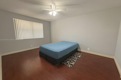 Condo in Coral Springs, Florida, 3 bedrooms  № 1973321 - photo 4