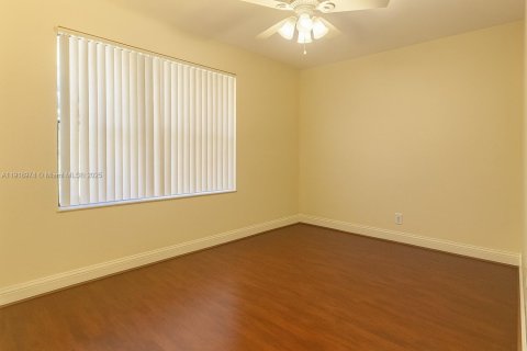 Condo in Coral Springs, Florida, 3 bedrooms  № 1973321 - photo 7