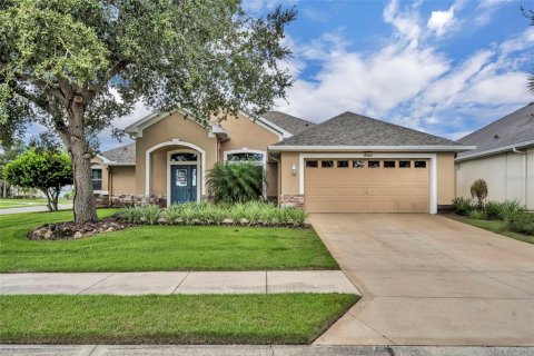 House in Mount Dora, Florida 3 bedrooms, 178.93 sq.m. № 1902393 - photo 2