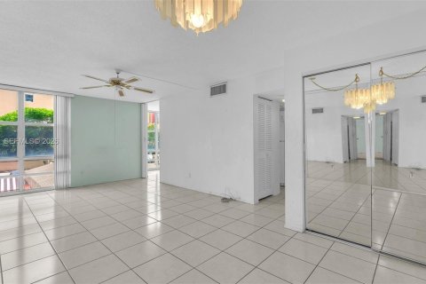 Copropriété à vendre à Sunny Isles Beach, Floride: 1 chambre, 67.35 m2 № 2026545 - photo 3