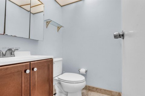 Copropriété à vendre à Sunny Isles Beach, Floride: 1 chambre, 67.35 m2 № 2026545 - photo 24