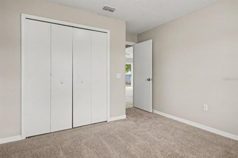 House in Poinciana, Florida 3 bedrooms, 104.14 sq.m. № 2391242 - photo 8