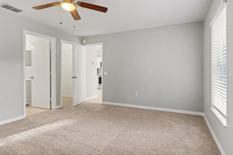 House in Poinciana, Florida 3 bedrooms, 104.14 sq.m. № 2391242 - photo 5
