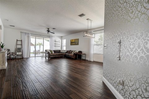 House in Odessa, Florida 3 bedrooms, 182.83 sq.m. № 2221088 - photo 14