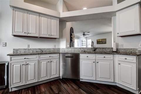 House in Odessa, Florida 3 bedrooms, 182.83 sq.m. № 2221088 - photo 26