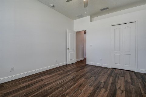 House in Odessa, Florida 3 bedrooms, 182.83 sq.m. № 2221088 - photo 9