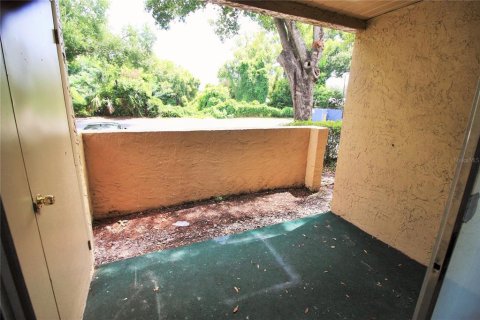 Condominio en venta en Casselberry, Florida, 1 dormitorio, 71.16 m2 № 2216085 - foto 12