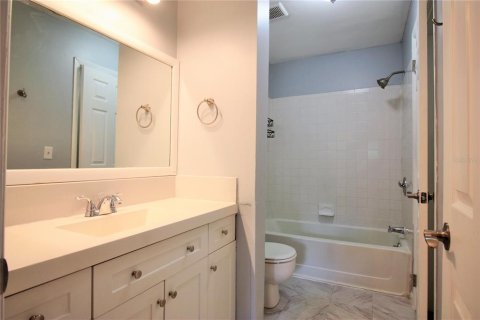 Condominio en venta en Casselberry, Florida, 1 dormitorio, 71.16 m2 № 2216085 - foto 9