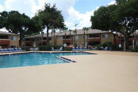 Condominio en venta en Casselberry, Florida, 1 dormitorio, 71.16 m2 № 2216085 - foto 14